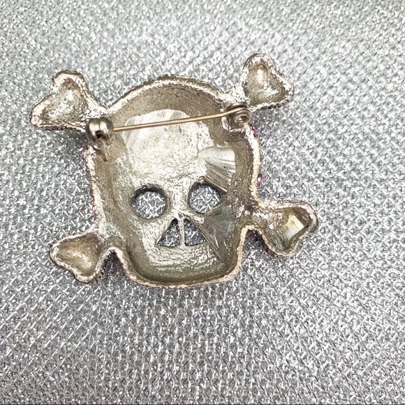 Pink rhinestones skull & crossbones broach - Picture 6 of 6